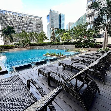 تاغويغ Hotel Vibe Condo At Uptown Parksuites Bgc المظهر الخارجي الصورة